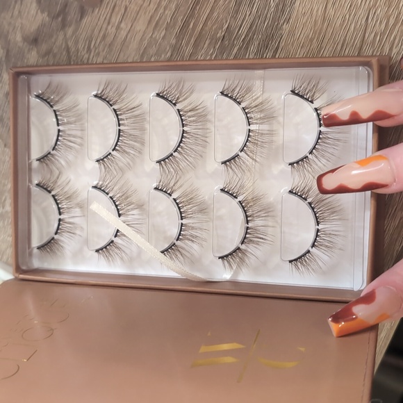 Wink clique coco lashes - Picture 2 of 3